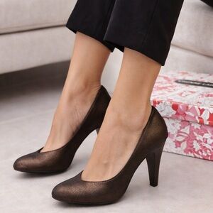 Chinese Laundry Century Copper Metallic Pumps Heels New in Box Size 6